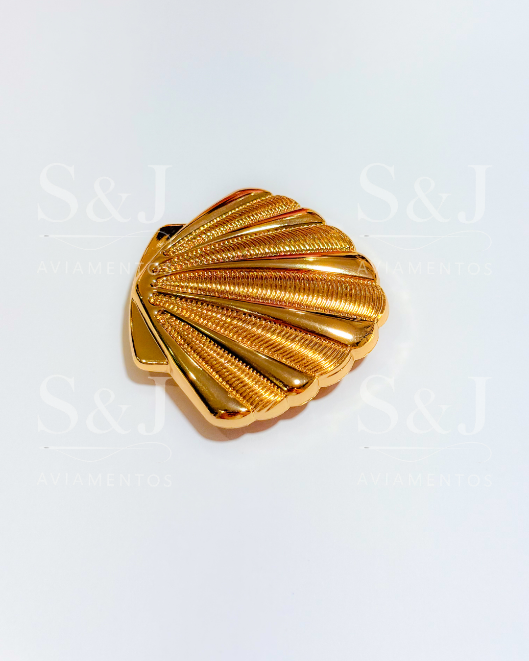 Broche Concha Dourada