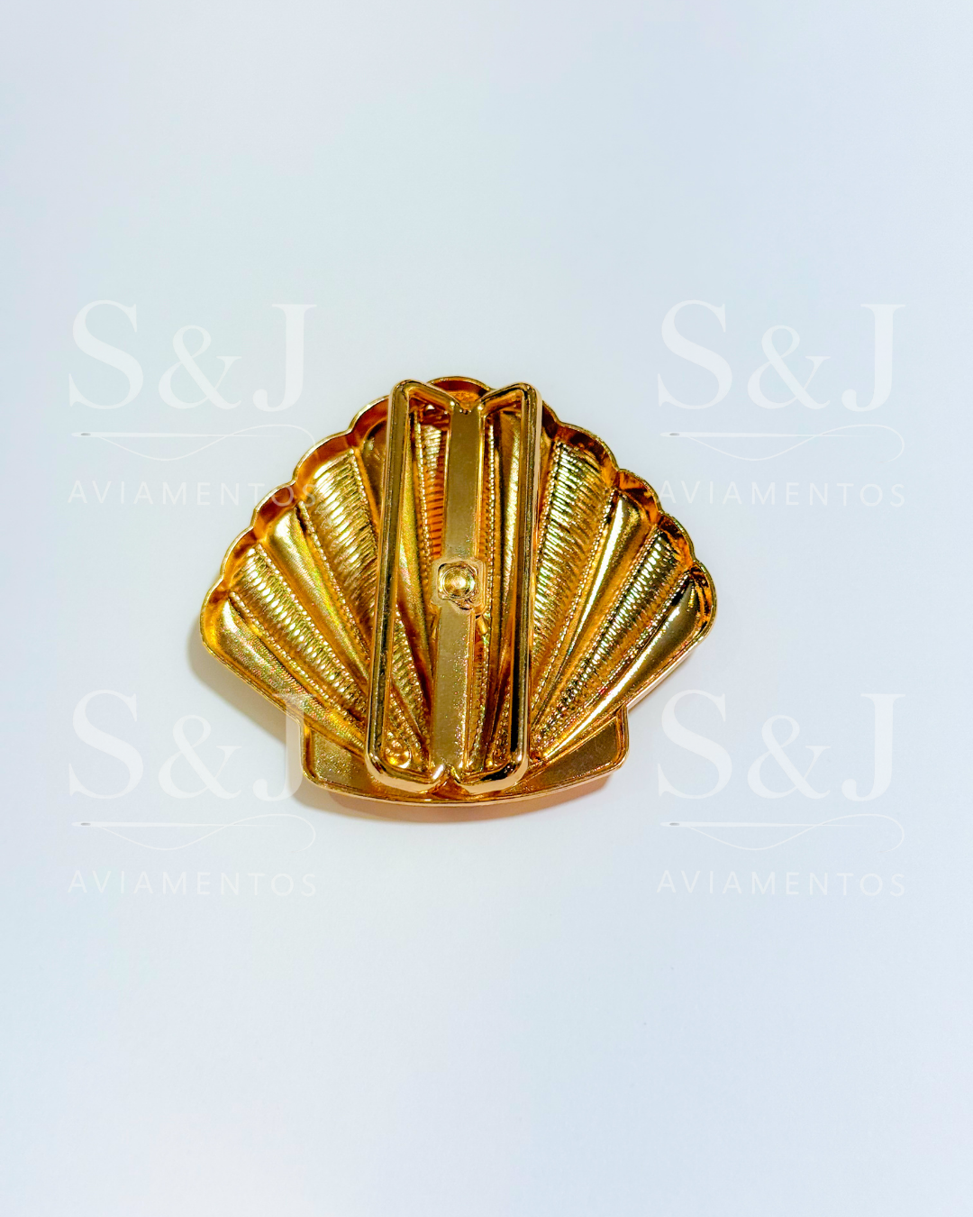 Broche Concha Dourada